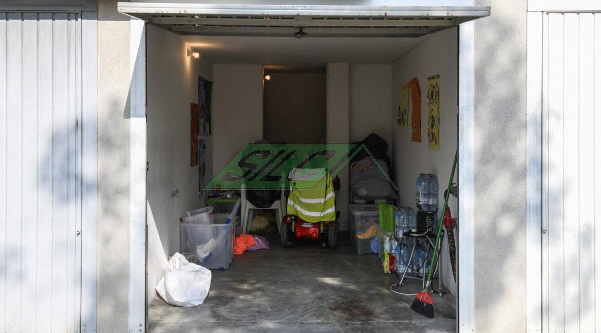 22- Garage